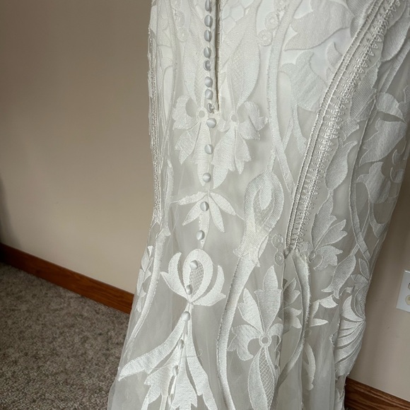 Everly Bride wedding dress size 8. New! - Picture 11 of 16